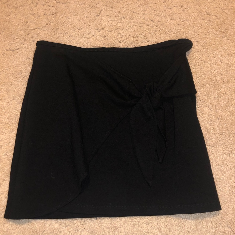 Gianni Bini Knotted Black Mini Skirt